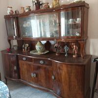 Cristalliera arte povera con  tavolo e sedie