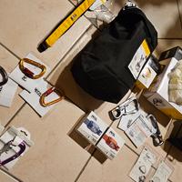 attrezzatura da arrampicata professionale petzl