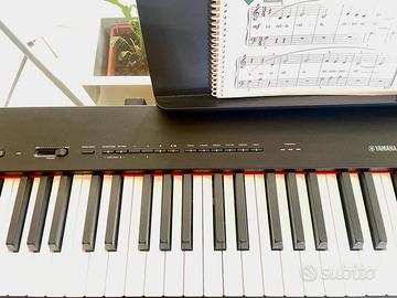 pianoforte Yamaha P-225 package