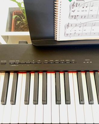 pianoforte Yamaha P-225 package