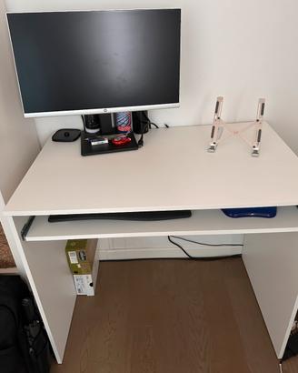 Scrivania con ripiano inferiore estraibile