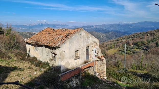 Fabbricato indipendente con terreno