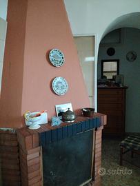 Due proprietà immobiliari e 1000 mq terra