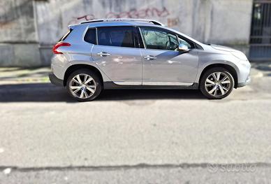PEUGEOT 2008 1.6 E-HDI ALLURE
