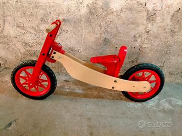 bicicletta di legno senza pedali