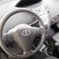 Toyota Yaris mensola,tastiera,alette,cassetto