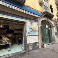 NEGOZIO A NAPOLI