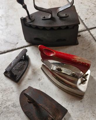 Ferri da stiro antichi