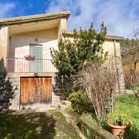 Villa indipendente con giardino