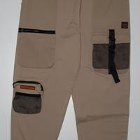 Pantalone Bershka modello Cargo