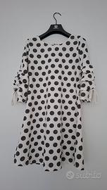 vestito bianco a pois