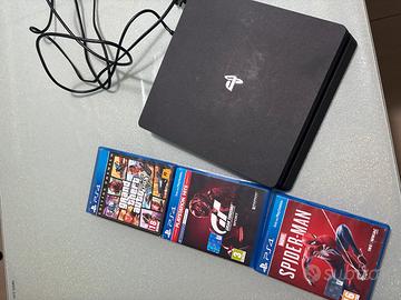 Ps4 con 3 giochi senza joystick e con tutti i fili