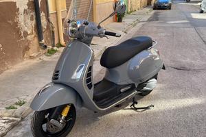 Vespa 300 gts supertech