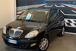 Lancia Ypsilon 1.3 MJT 75 CV Platino