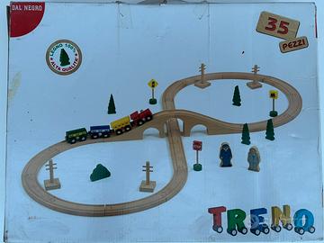Treno in legno