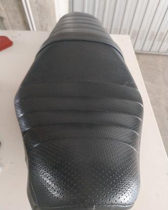 Sella per harley davidson 883 xl R 2005