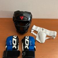 Attrezzatura Sparring Casco Guanti e paragenitali