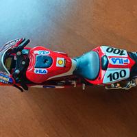 Ducati desmosedici Maisto 1:18