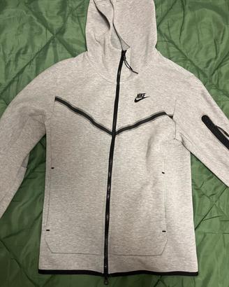Nike tech grigia