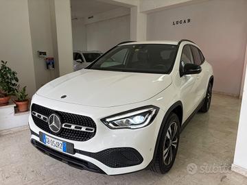 MERCEDES GLA 200 d AUTOMATIC SPORT 84.000 KM