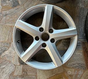 N.4 cerchi in lega da 16” ORIGINALI VOLKSWAGEN