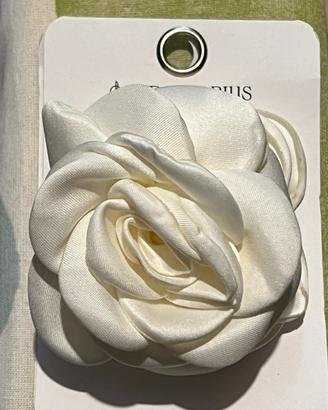 Fermacapelli Stradivarius rose bianche in tessuto