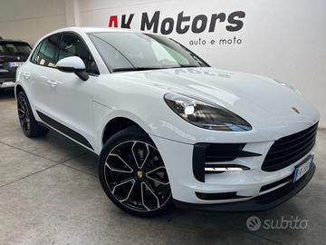 PORSCHE Macan 2.0
