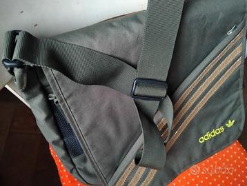 Borsa Adidas a tracolla