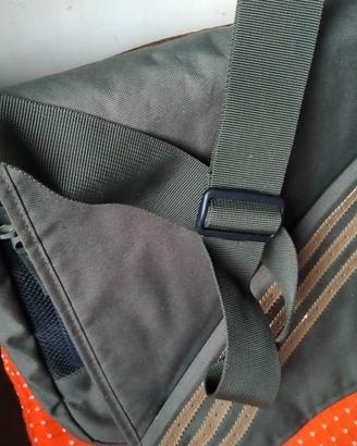 Borsa Adidas a tracolla