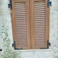 Finestra con persiana in PVC tinto noce mi