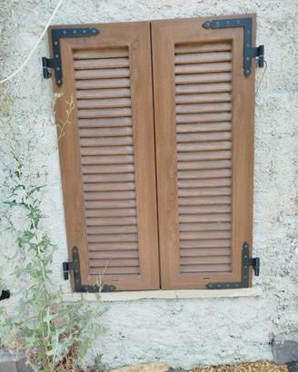 Finestra con persiana in PVC tinto noce mi