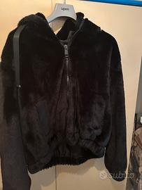 Giacca con pelliccia sintetica