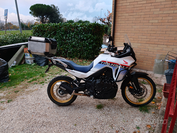 Honda Transalp 750 2025 tricolor