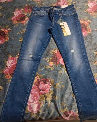 Jeans donna nuovi con cartellino 30/32