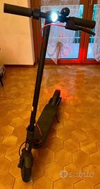 Monopattino Xiaomi Mi Electric Scooter Pro 2