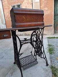 Neumann antica macchina da cucire