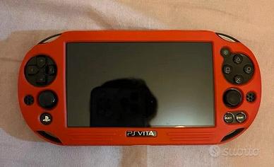Sony PS Vita cover silicone caricabatteria e custo