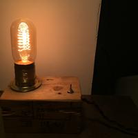 Lampade con pallett vintage