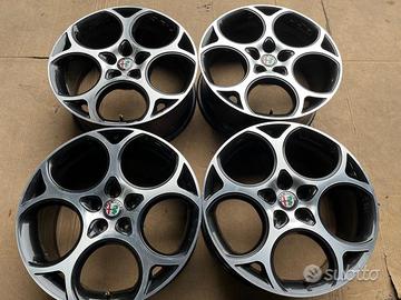 Cerchi da 19 Alfa Romeo Tonale Giulia Stelvio