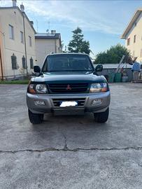 Mitsubishi Pajero V60 GLS2