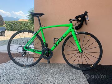 Bicicletta full carbon
