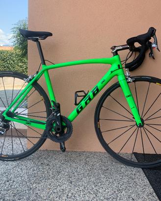 Bicicletta full carbon