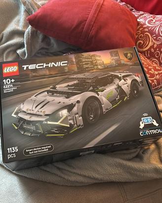 Lamborghini revuelto lego
