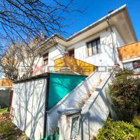 ADRIA - APPARTAMENTO AL PRIMO PIANO CON GIARDINO