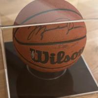 Pallone da basket autografato da Michael Jordan