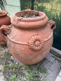 Vasi e fioriere in terracotta