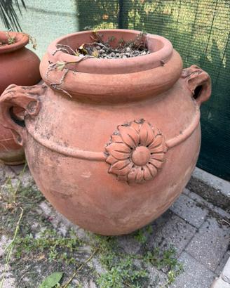 Vasi e fioriere in terracotta