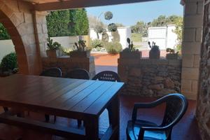 Villetta a Torre dell'Orso con giardino privato