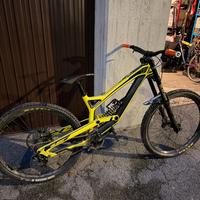 Biciletta Downhill YT Tues CF 2017