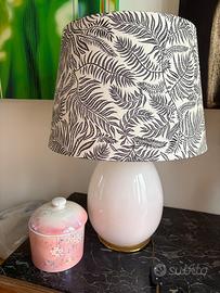 Lampada in ceramica base rosa e contenitore